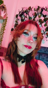 Pink Elf Open Tease de Amber_prada  4 Imagens