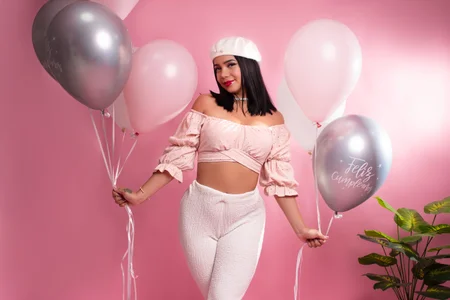 SenniaBella My 25th birthday 🎂🎀🎁 Pic