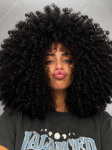 ChloeJoyce kullanıcısının Curly and Curvy albümü -  3 fotoğraf