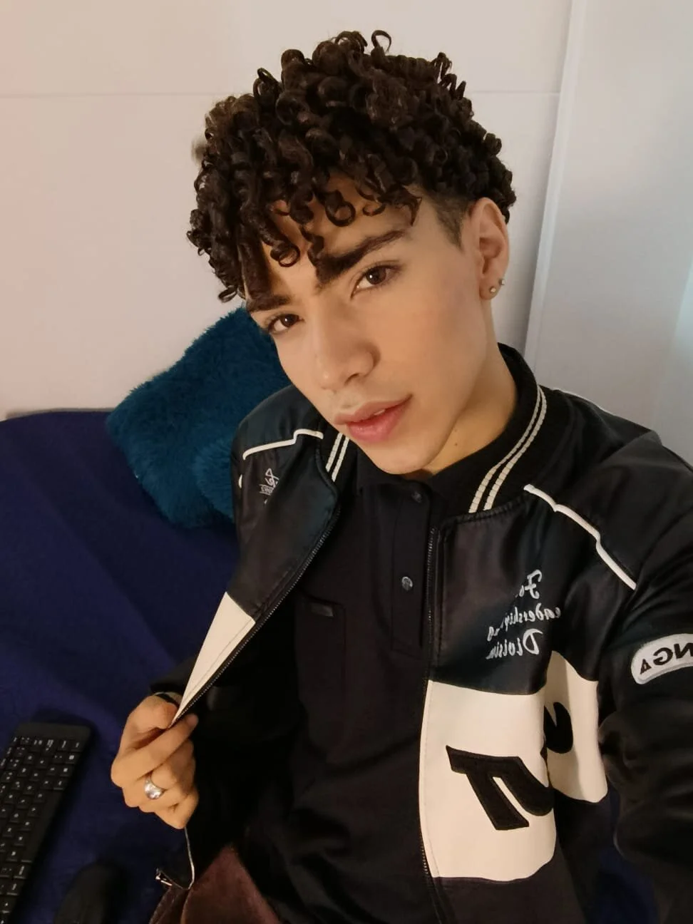 Monyel_Blake immagine di tendenza 6348