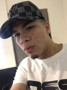 alex_and_christhoper ALEX Pic 6