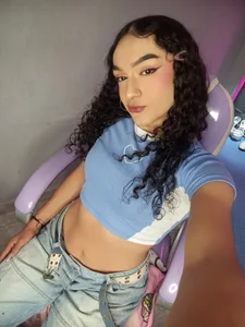 I love how I look like this me ❤️❤️❤️ de scarletcherry18 Foto