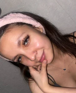 MiriamBinette honey UwU Pic 2