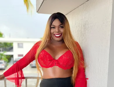 bianca056 Black Kuva