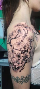 scarlet_castroのTour for tattoosの枚の写真