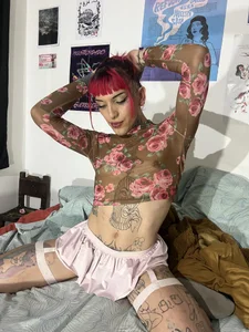 charlotbelucci_ . Hình 4