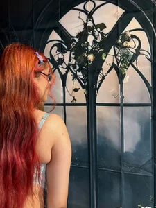 elaris_27 Spoil me with lots of love and attention Pic