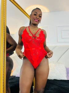 LiaSterling_ Public Pic 4