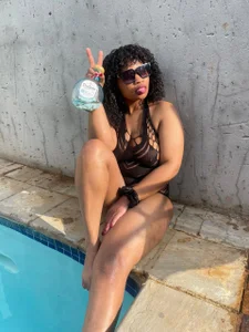 RoxyLuvxxx Public Pic 5