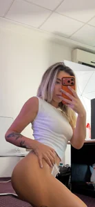 Vanessa_Sky_ Public Poză