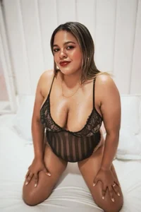 CARLA_BRUNETTE Public Foto 2