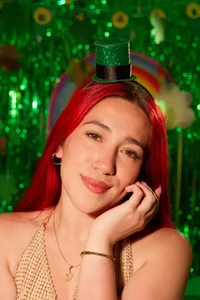 The true treasure is not at the end of the rainbow 🍀🌈 de Celestee15_  2 Imagens