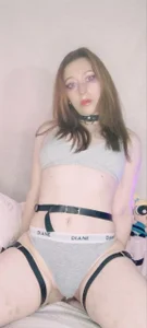 "Handcuffed Slut Ready to Play""😈💦💦💦 od Amber_prada  snímek