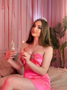 Happy Birthday to me! Wait you 7.04 - 16:00 (GMT+3) od ReginaAndrews  snímek