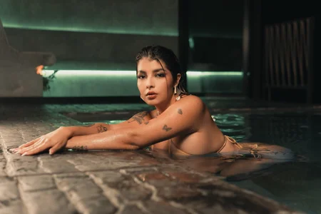 LisaMonroe_ Strike a pose Foto 5