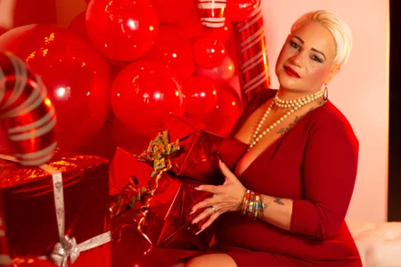 GianellaCox_ Happy new year 2024 🤩🤩🤩 Pic