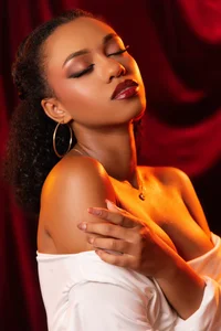 Nahomi_King Valentine's Day has arrived 🌹✨ Pic 4