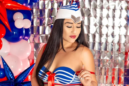 victoria_cooper3 Happy July 4!! 😎 Pic