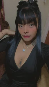 EmmaEbony_ I know exactly what you’re thinking… and I love it 😏🔥” Pic