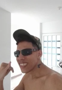 kingfm: Public ( 2 фото)