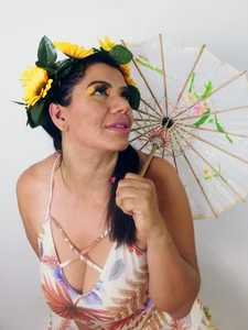 MatureHornyxxxIs a raining day♥ Bild 2