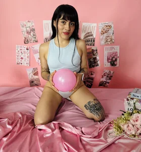 Olivia_Noxie Public  3. fénykép