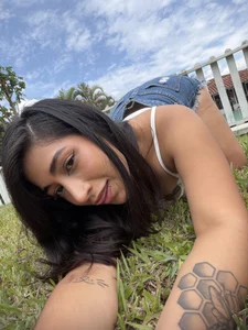 Hana-Parker Hana on vacation🛣️💜  8টি ছবি