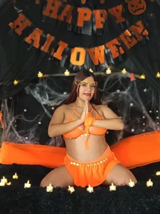 CataleyaHot_132 halloween 2025 arabe Pic 8