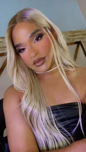 Elody_Preysler69: pink ( 2 фото)