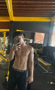 _TaylorBlack Gym time Pic 2