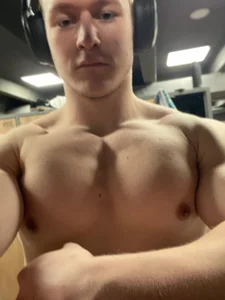 Richard_Dullassuckable pecs图片