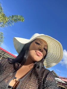 zoe_moon20 Public Pic