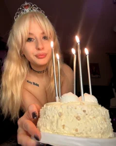 viviennedoll B-DAY STREAM зображення
