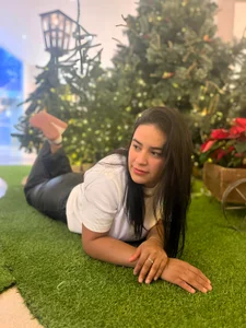 GreciaFox1 Christmas 2025 Pic 4