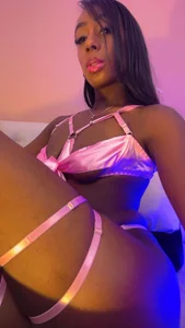 AmyRoss_1 🌸🌺💋 Pic 2