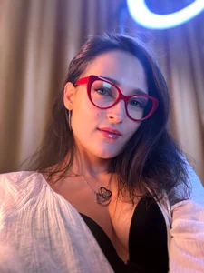 KittyPav: My streaming looks ❤️ ( 2 фото)