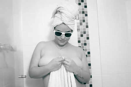 Shower with me ? od AndreGill  6 snímek