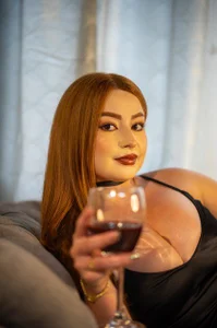 Lea_Joness wine Pic 3