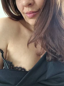 Ella_Next_Door Hello there Pic 2