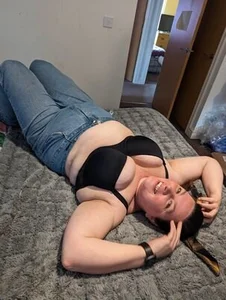 TheCurvyCorner Having fun with a camera Pic 2