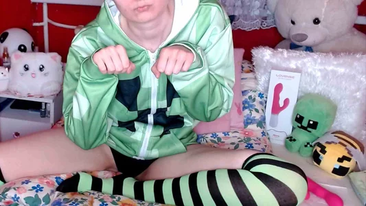 lovely_nekochan creeper minecraft cosplay Pic 5