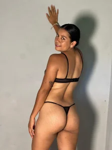 Chloe_y_DanteのSexy Chloeの 2枚の写真