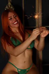 emyli_sw_ Happy Holidays🎁🎆🎇❤️ รูป  4