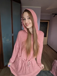 Mira_Shark Home mood Pic 5