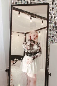 LisaLaas My reflection ^^ Bilde 2