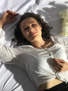 Lillian_White Public  3টি ছবি