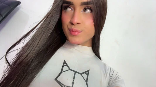 Camila_saaenz ❤️ টি ছবি