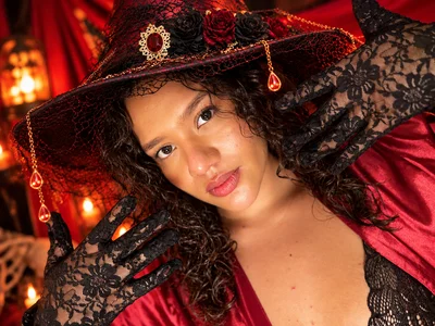 AraFerrer 🖤 ​​Halloween After Dark 🔥 Which photo cast a spell on you? Pic 3