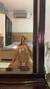 🤍 de auroravega18  2 Imagens