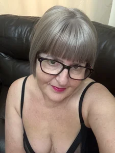 German-Milf-Angie Public Pic 5